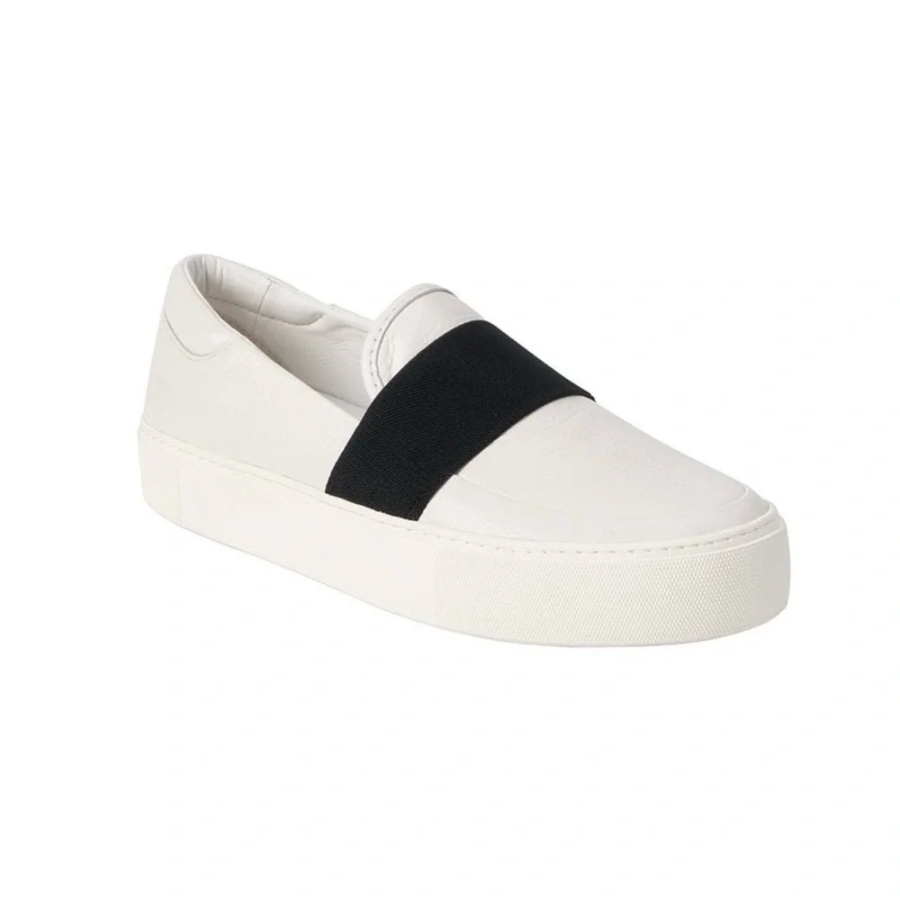 UGG – Chayze Slip-On Sneakers – White / Black Logo Band – Sz. 10